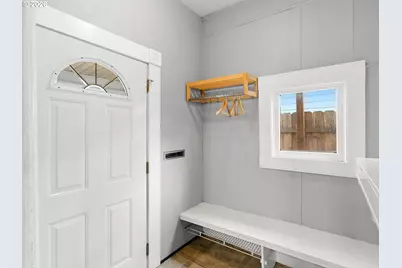 7028 N Saint Louis Ave, Portland, OR 97203 - Photo 4