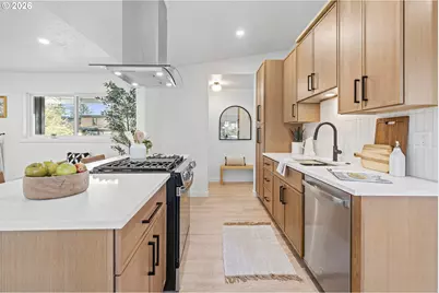 10047 SW 25th Ave, Portland, OR 97219 - Photo 14