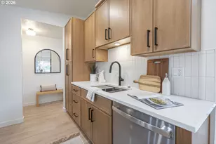 10047 SW 25th Ave, Portland, OR 97219 - Photo 16