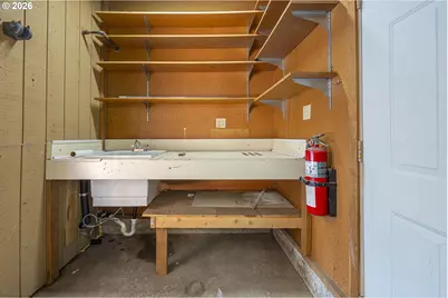 10047 SW 25th Ave, Portland, OR 97219 - Photo 38