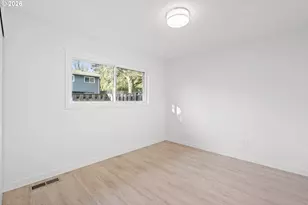 10047 SW 25th Ave, Portland, OR 97219 - Photo 28