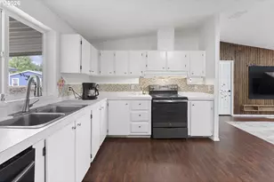 5200 SE 132nd Ave, Portland, OR 97236 - Photo 16