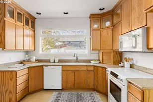 3365 NE Alameda St, Portland, OR 97212 - Photo 18