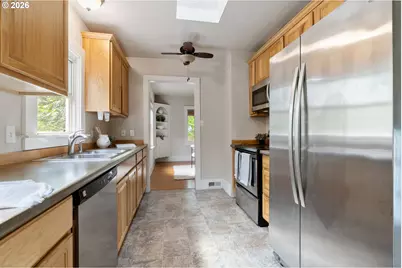 2307 NE Ainsworth St, Portland, OR 97211 - Photo 18