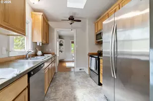 2307 NE Ainsworth St, Portland, OR 97211 - Photo 18