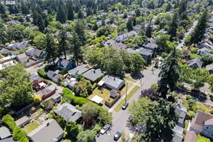 2307 NE Ainsworth St, Portland, OR 97211 - Photo 32