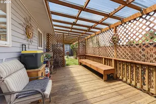 2478 Marion St, North Bend, OR 97459 - Photo 24