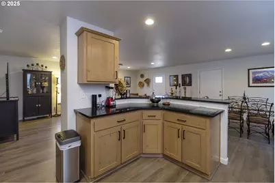 5262 Nopal St, Florence, OR 97439 - Photo 8