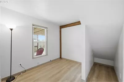 139 S 15th St, Cottage Grove, OR 97424 - Photo 16