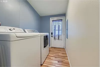 100 SW 195th Ave #104, Beaverton, OR 97006 - Photo 16