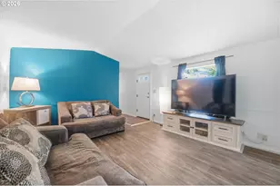 301 E Columbia Dr, Newberg, OR 97132 - Photo 6