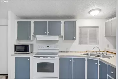 301 E Columbia Dr #68, Newberg, OR 97132 - Photo 14