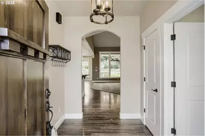 830 Shelokum Dr, Silverton, OR 97381 - Photo 6