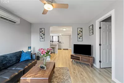 925 NE Cedar St, Roseburg, OR 97470 - Photo 8