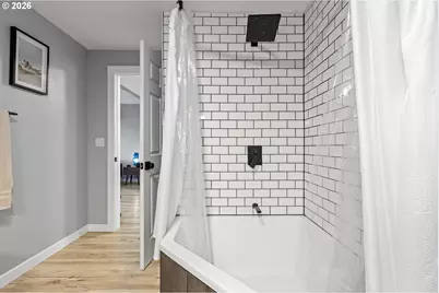 925 NE Cedar St, Roseburg, OR 97470 - Photo 26