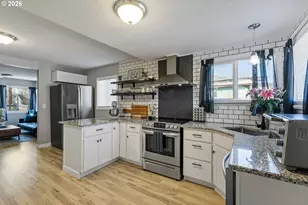 925 NE Cedar St, Roseburg, OR 97470 - Photo 14