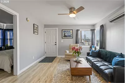 925 NE Cedar St, Roseburg, OR 97470 - Photo 4