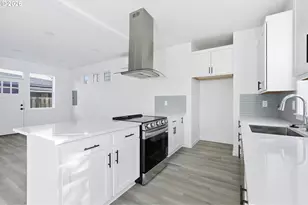 8718 SE Bybee Blvd, Portland, OR 97266 - Photo 10