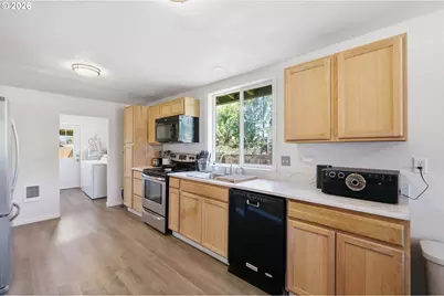 505 S 5th St, Harrisburg, OR 97446 - Photo 8