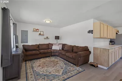 505 S 5th St, Harrisburg, OR 97446 - Photo 4