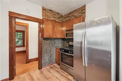 8921 SE Washington St, Portland, OR 97216 - Photo 14