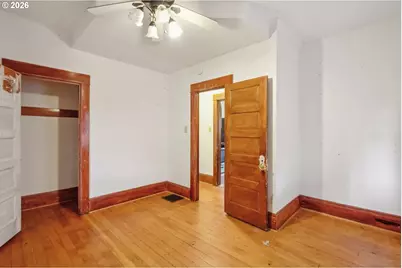 8921 SE Washington St, Portland, OR 97216 - Photo 20