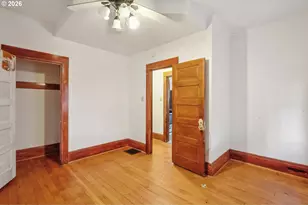 8921 SE Washington St, Portland, OR 97216 - Photo 20