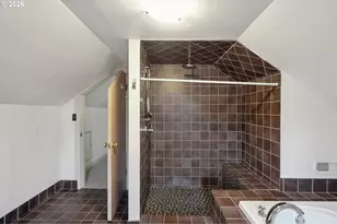 8921 SE Washington St, Portland, OR 97216 - Photo 26