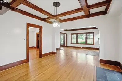 8921 SE Washington St, Portland, OR 97216 - Photo 10