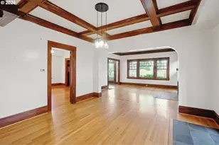 8921 SE Washington St, Portland, OR 97216 - Photo 10