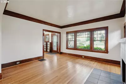 8921 SE Washington St, Portland, OR 97216 - Photo 8