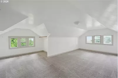8921 SE Washington St, Portland, OR 97216 - Photo 22