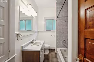 8921 SE Washington St, Portland, OR 97216 - Photo 18