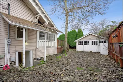 8921 SE Washington St, Portland, OR 97216 - Photo 34