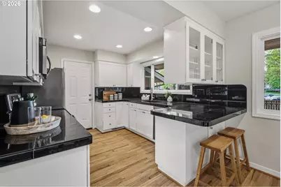 6710 SW 11th Dr, Portland, OR 97219 - Photo 16