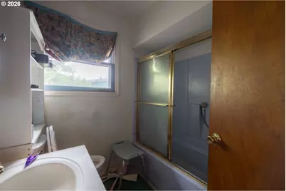4363 SE 130th Ave, Portland, OR 97236 - Photo 6