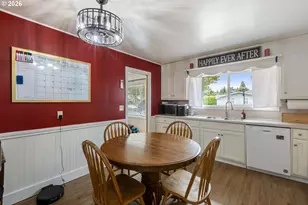 223 W Hazel St, Roseburg, OR 97471 - Photo 8