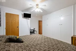 223 W Hazel St, Roseburg, OR 97471 - Photo 18