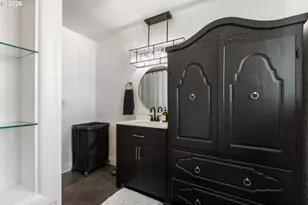 223 W Hazel St, Roseburg, OR 97471 - Photo 22