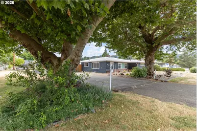223 W Hazel St, Roseburg, OR 97471 - Photo 34