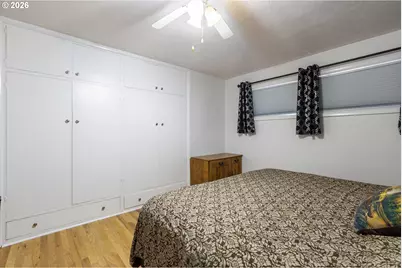 223 W Hazel St, Roseburg, OR 97471 - Photo 18