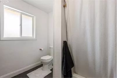 223 W Hazel St, Roseburg, OR 97471 - Photo 22