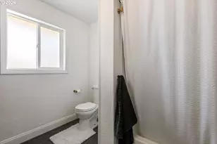 223 W Hazel St, Roseburg, OR 97471 - Photo 22