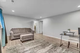 3893 SW 4th St, Gresham, OR 97030 - Photo 36