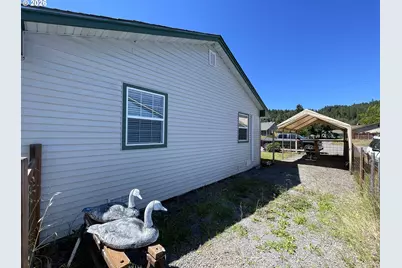 48440 Jasper Dr, Oakridge, OR 97463 - Photo 12