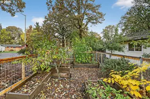 814 Cedaroak St, Saint Helens, OR 97051 - Photo 8