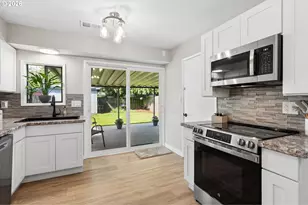 9633 N Portsmouth Ave, Portland, OR 97203 - Photo 12