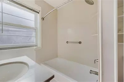 6504 N Commercial Ave, Portland, OR 97217 - Photo 24