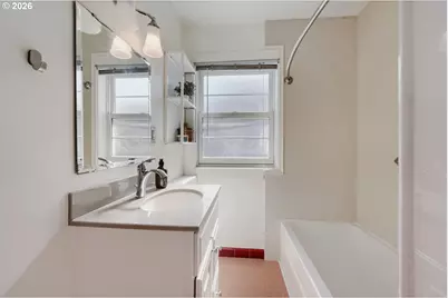 6504 N Commercial Ave, Portland, OR 97217 - Photo 22