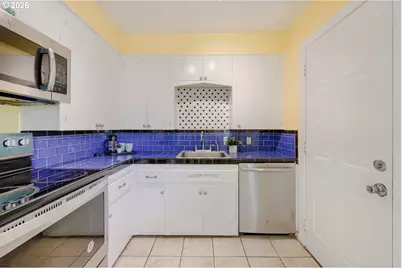 6504 N Commercial Ave, Portland, OR 97217 - Photo 14